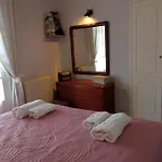 Adela Villa