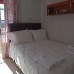Adela Villa