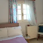 Adela Villa *